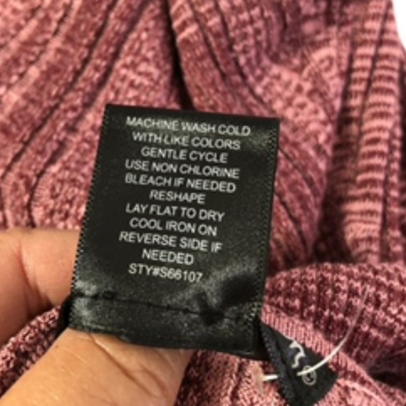NWOT United States Sweaters Textured-Look Burgundy/Pink Women's Turtleneck Sz L - Picture 5 of 5